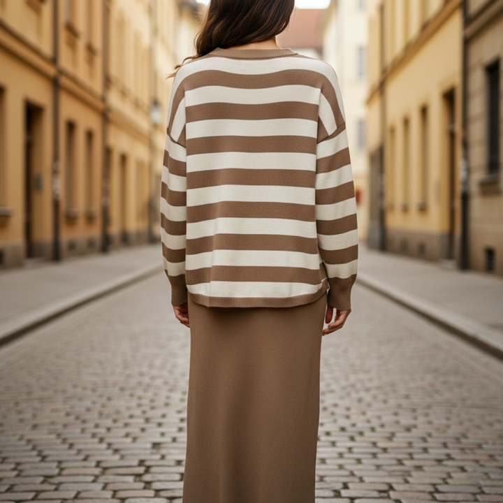 Oversized striktrøje med striber og nederdel til kvinder