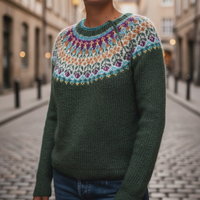 Grøn sweater til kvinder med Fair Isle-mønster på bærestykket