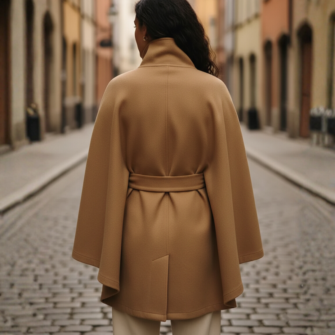 Giacca corta invernale da donna di alta qualità a mantella