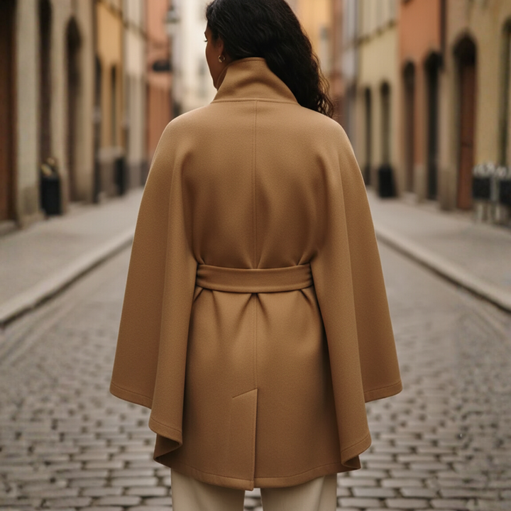 Giacca corta invernale da donna di alta qualità a mantella