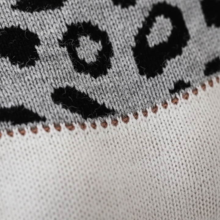 Maglione da donna in materiale misto con stampa leopardata