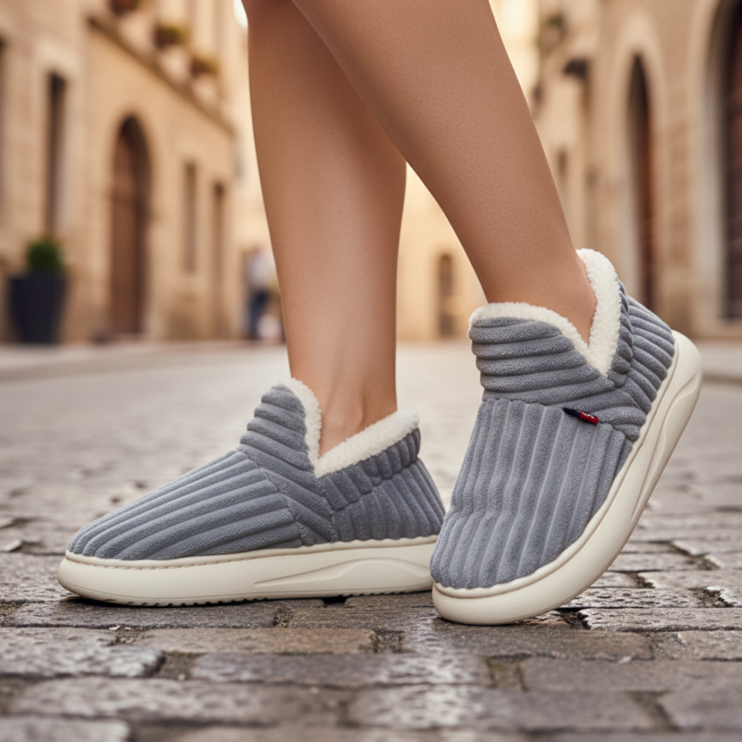 Unisex Slippers with Synthetic Fur