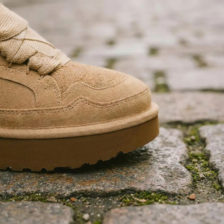 Stivaletti da donna in camoscio con punta tonda